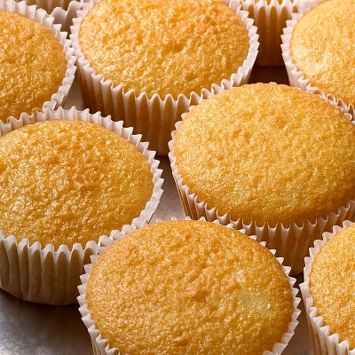 vanilla cupcakes